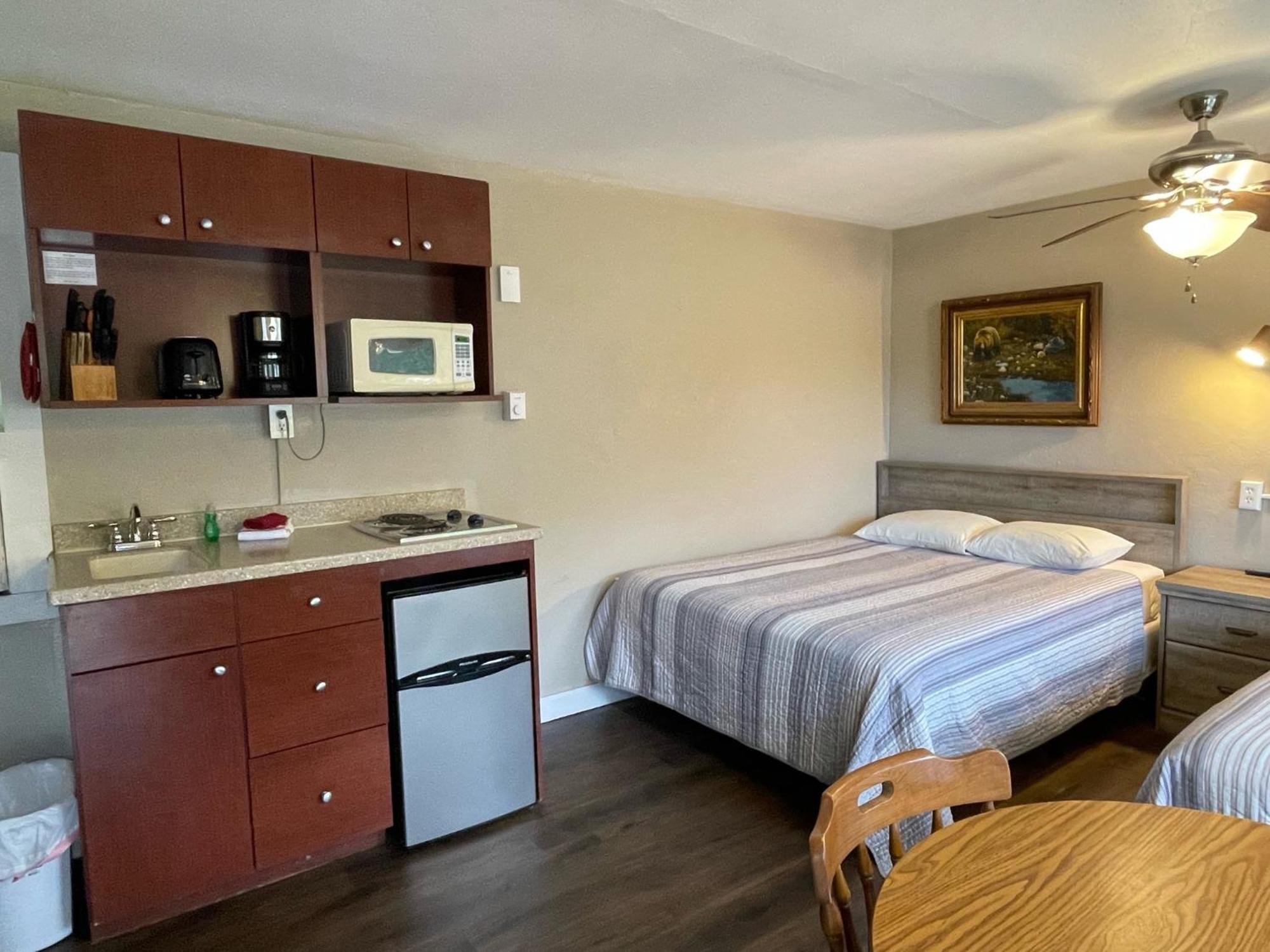 Hill View Motel And Cottages Lake George Bilik gambar